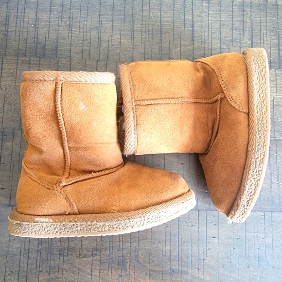 Nordstrom Rack toddler boots - Picture 1 of 5